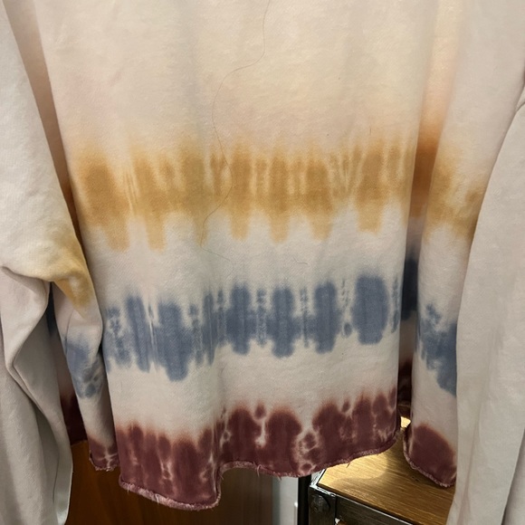 Z SUPPLY barely worn screw neck sweatshirt - Picture 3 of 4